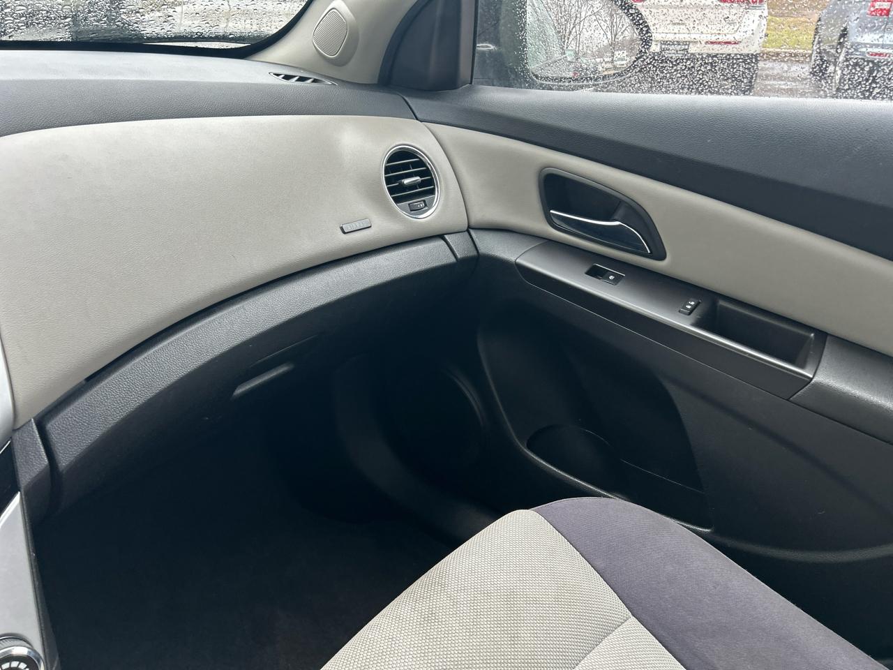 Chevrolet Cruze LS Auto 2015