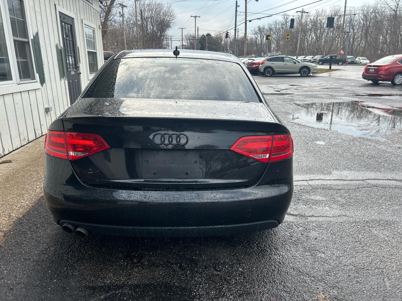 Audi A4 2.0T Sedan quattro Tiptronic 2011