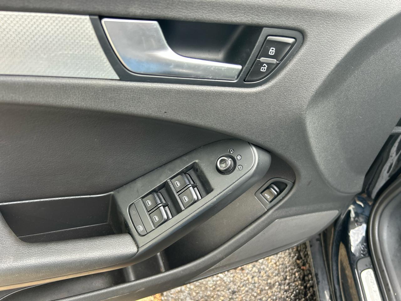 Audi A4 2.0T Sedan quattro Tiptronic 2011