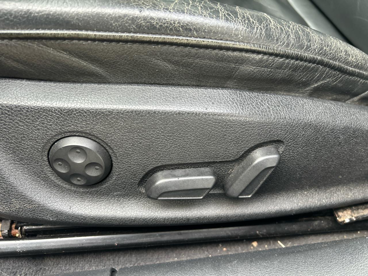 Audi A4 2.0T Sedan quattro Tiptronic 2011