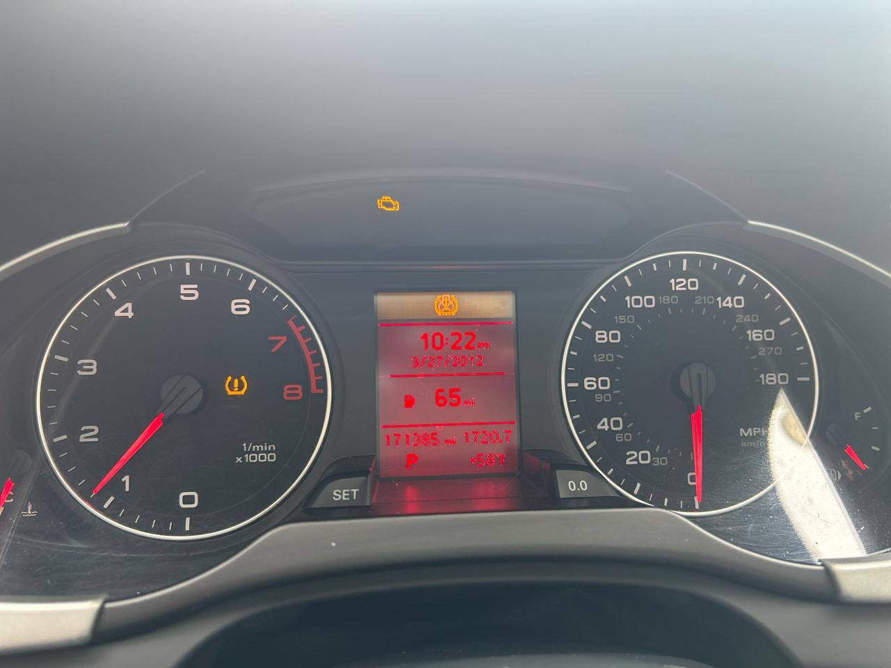 Audi A4 2.0T Sedan quattro Tiptronic 2011