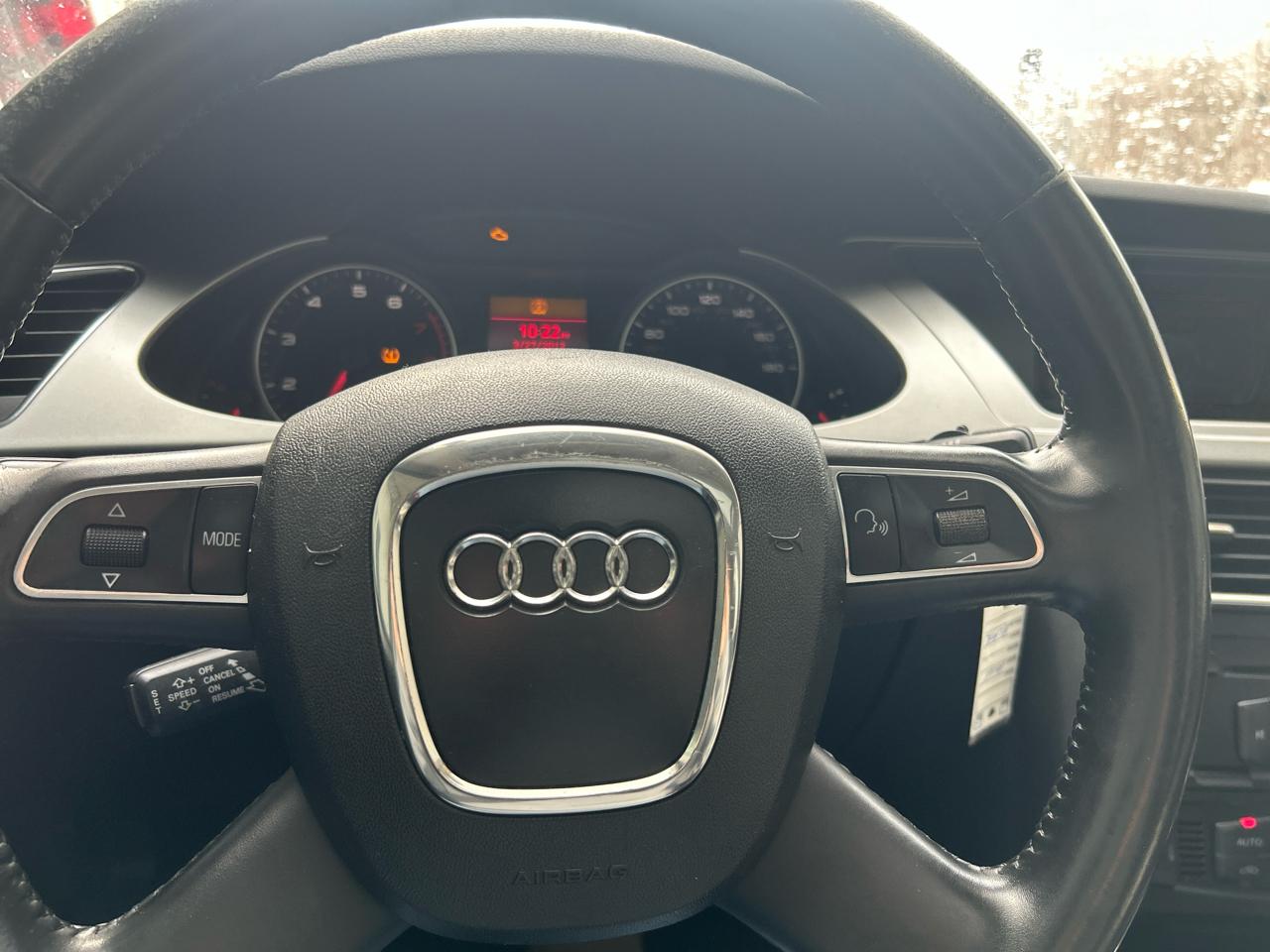 Audi A4 2.0T Sedan quattro Tiptronic 2011