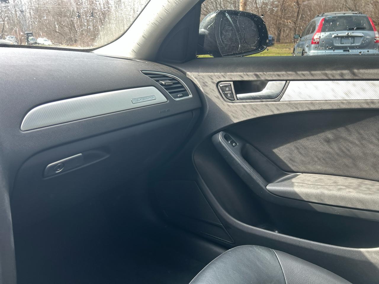 Audi A4 2.0T Sedan quattro Tiptronic 2011