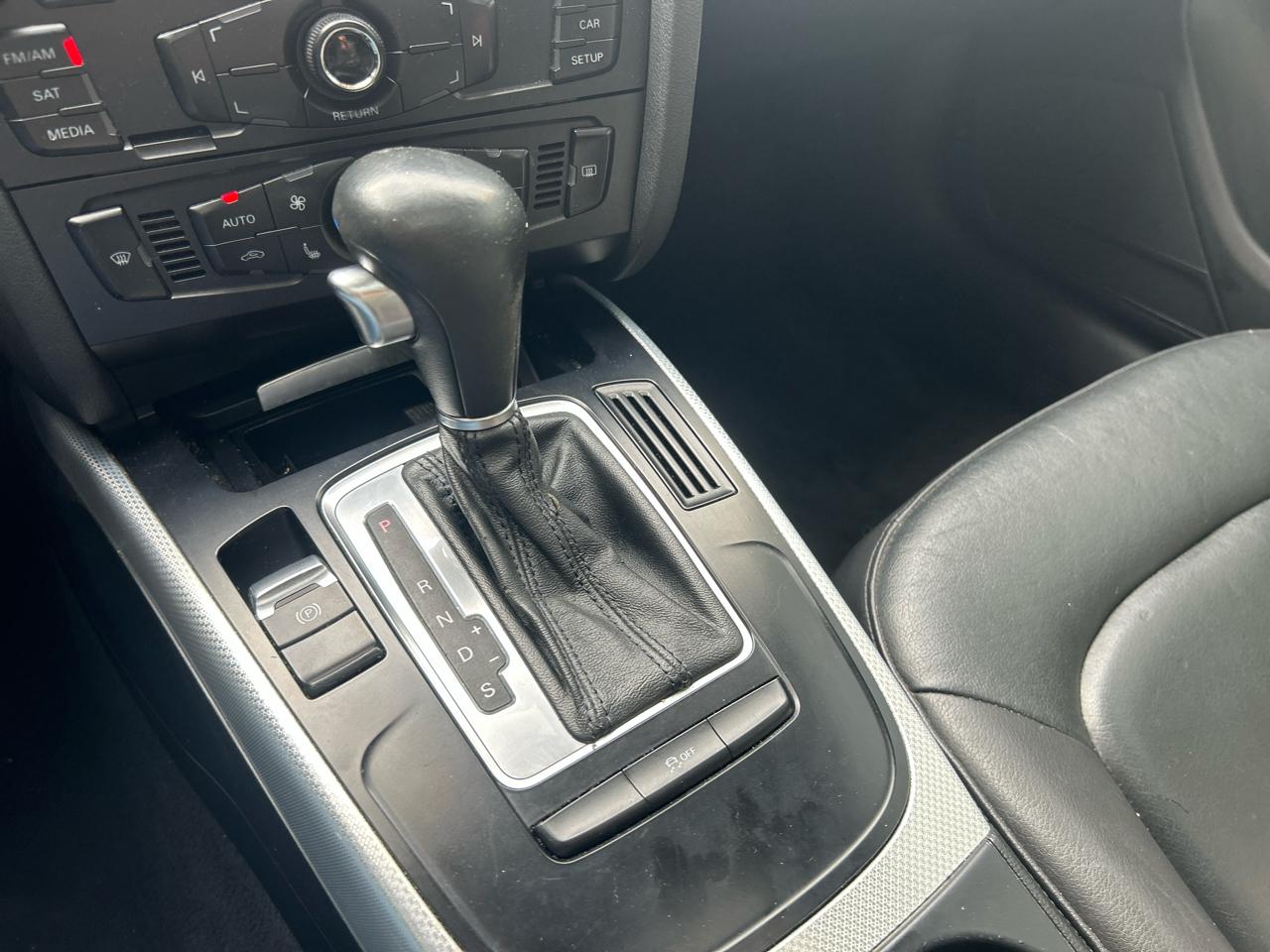 Audi A4 2.0T Sedan quattro Tiptronic 2011