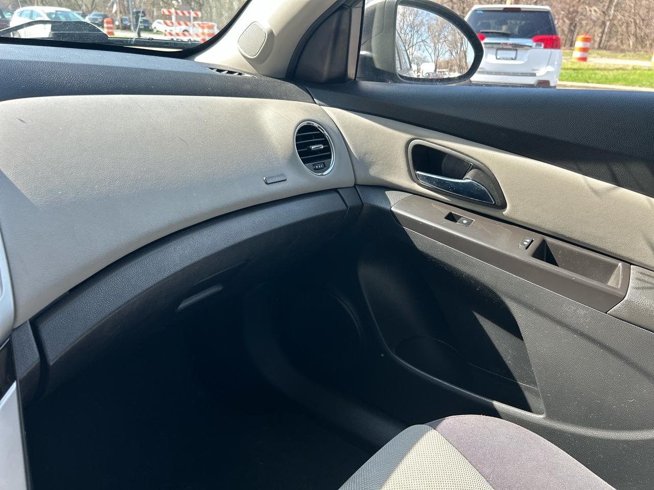 Chevrolet Cruze LS Auto 2015