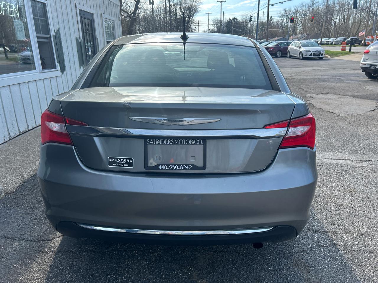 Chrysler 200 LX 2013