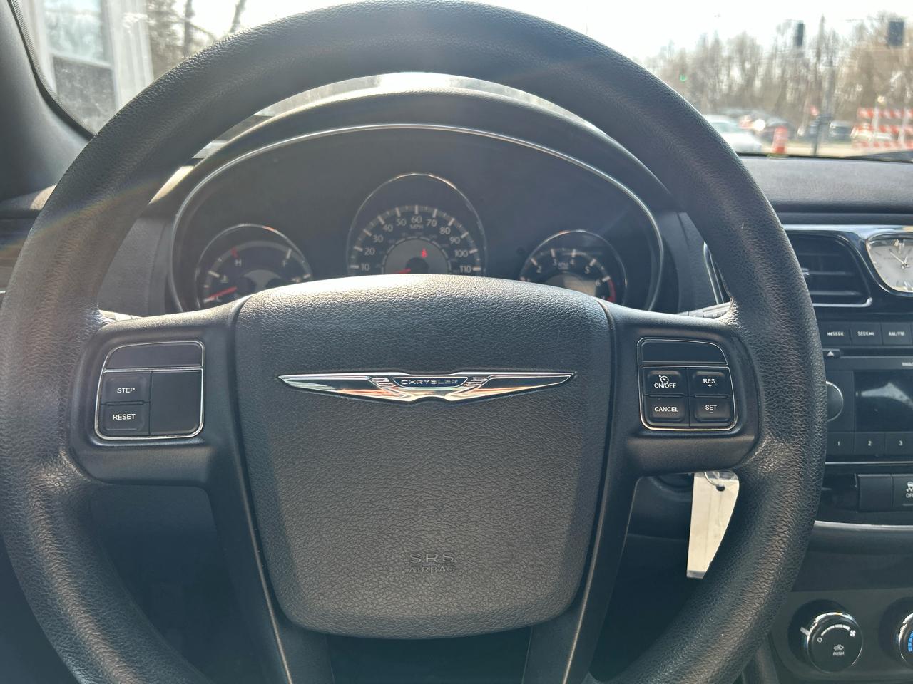 Chrysler 200 LX 2013