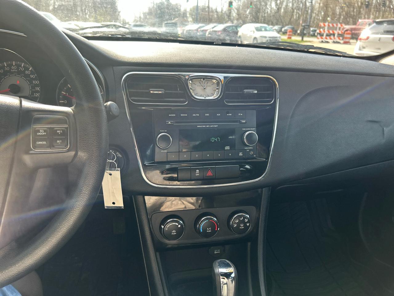 Chrysler 200 LX 2013