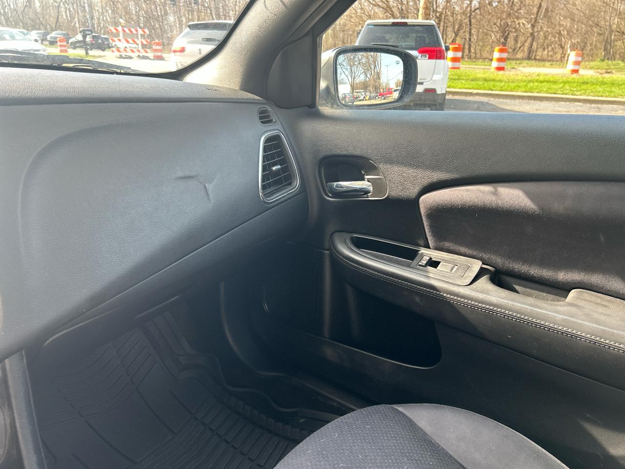 Chrysler 200 LX 2013