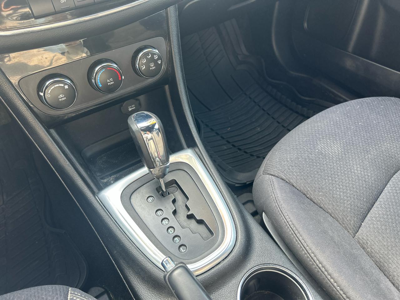 Chrysler 200 LX 2013