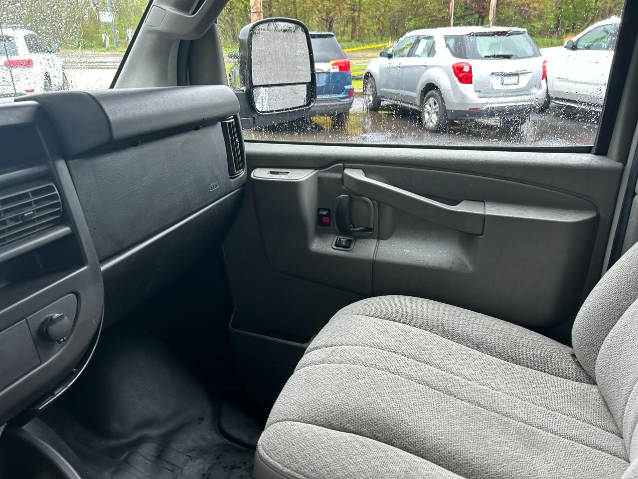 GMC Savana G2500 Cargo 2017