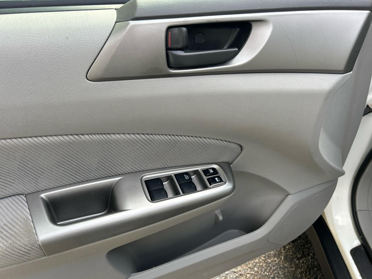 Subaru Forester 2.5X 2010