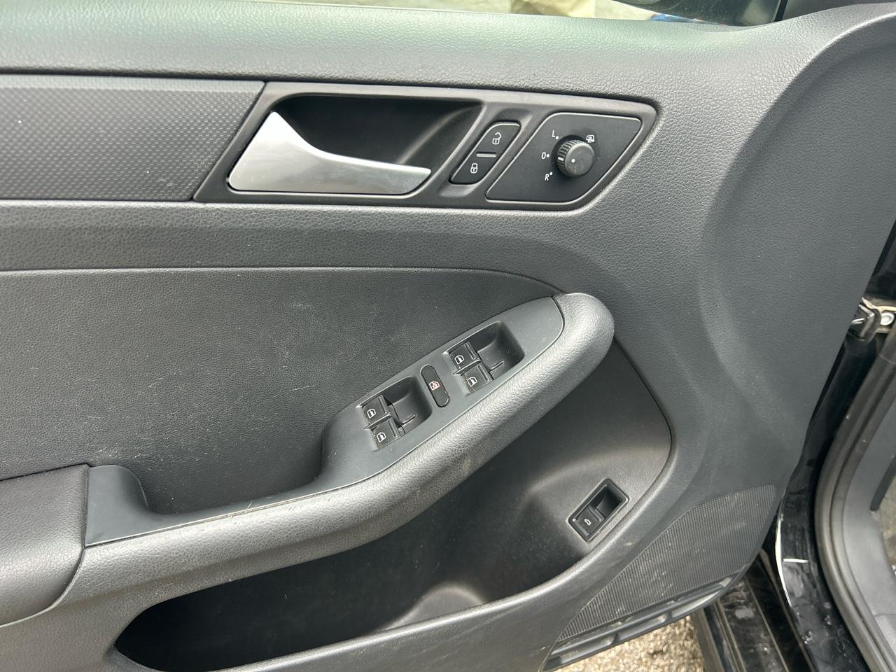 Volkswagen Jetta S 2014