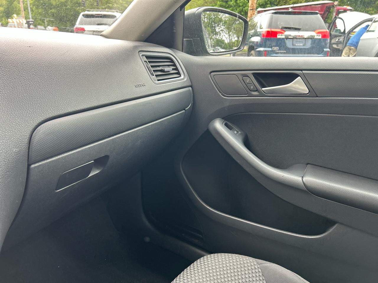 Volkswagen Jetta S 2014