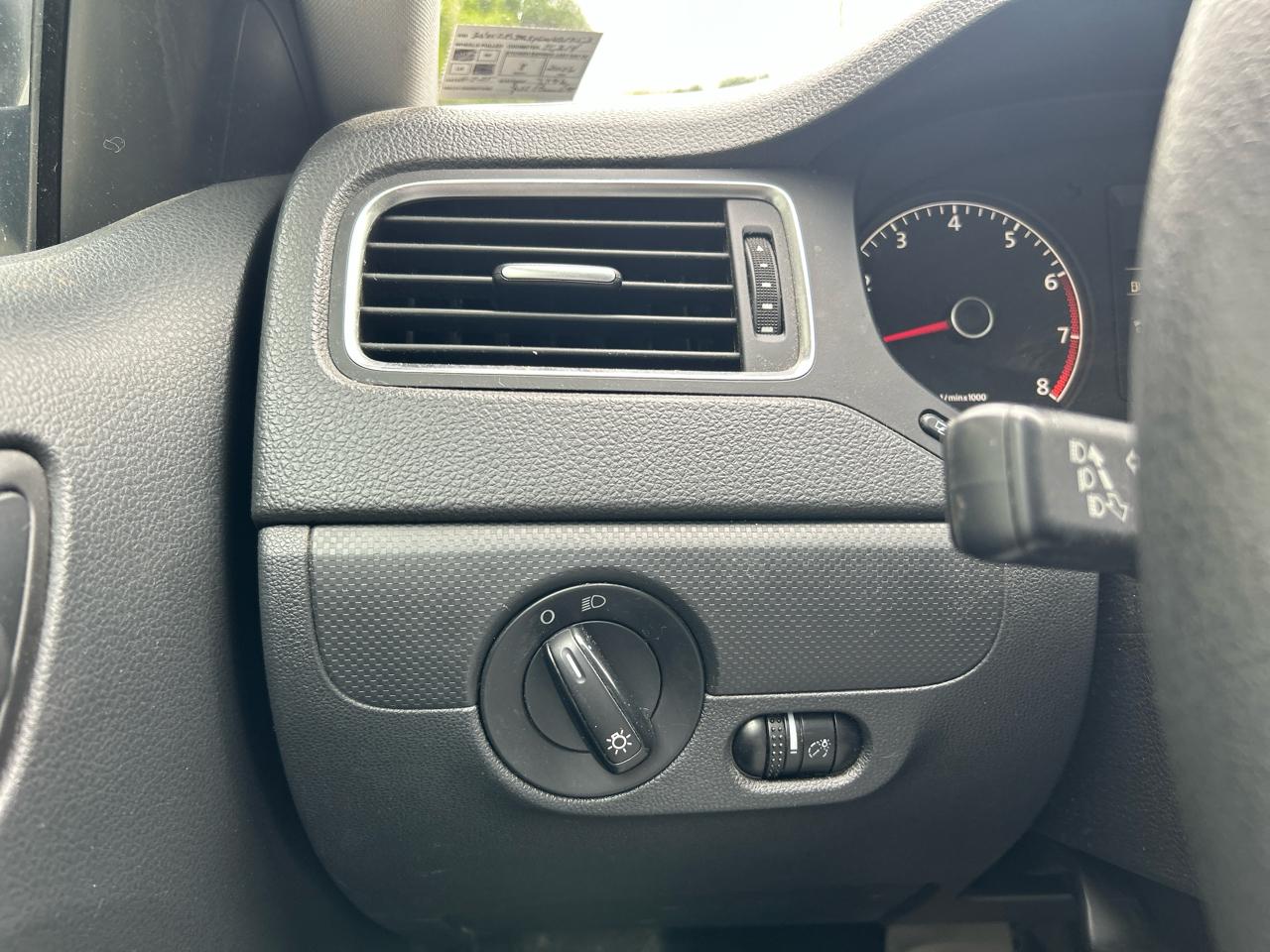 Volkswagen Jetta S 2014
