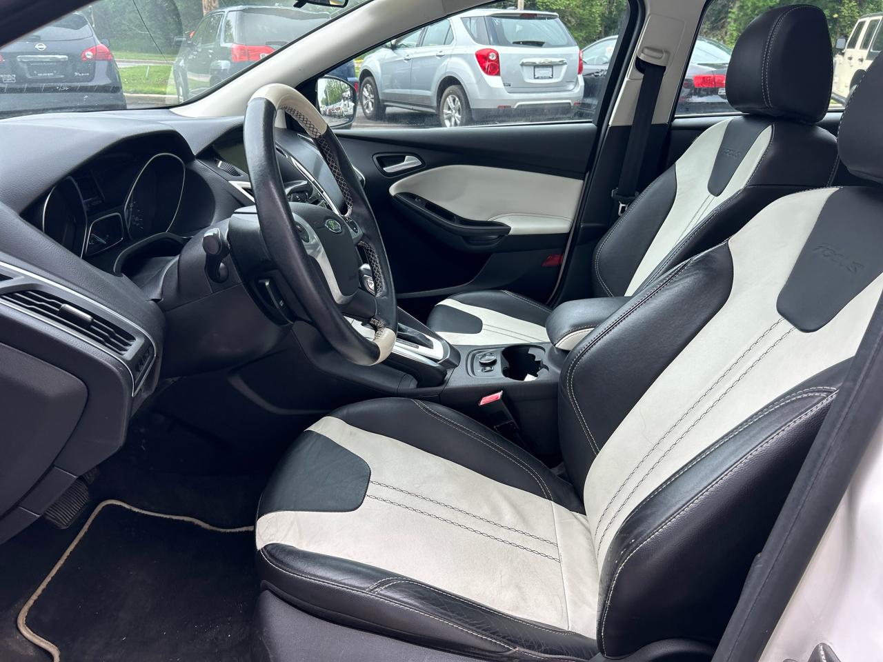 Ford Focus Titanium Hatch 2013