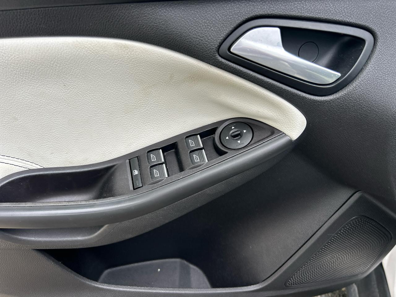 Ford Focus Titanium Hatch 2013