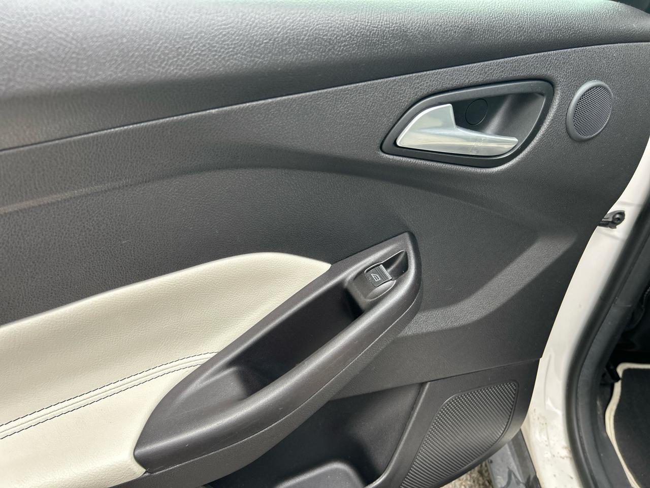 Ford Focus Titanium Hatch 2013