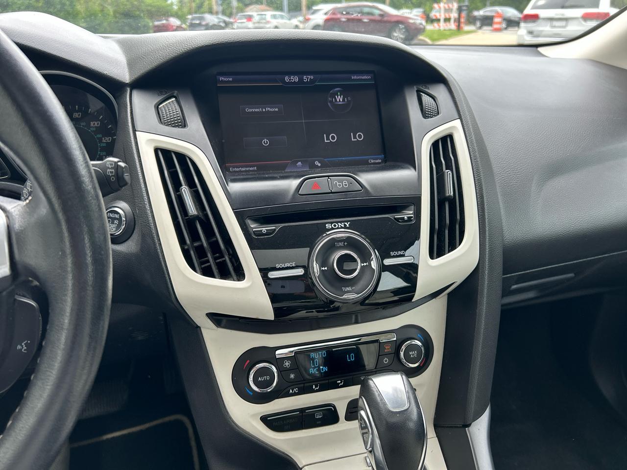 Ford Focus Titanium Hatch 2013