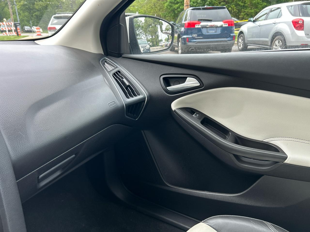 Ford Focus Titanium Hatch 2013