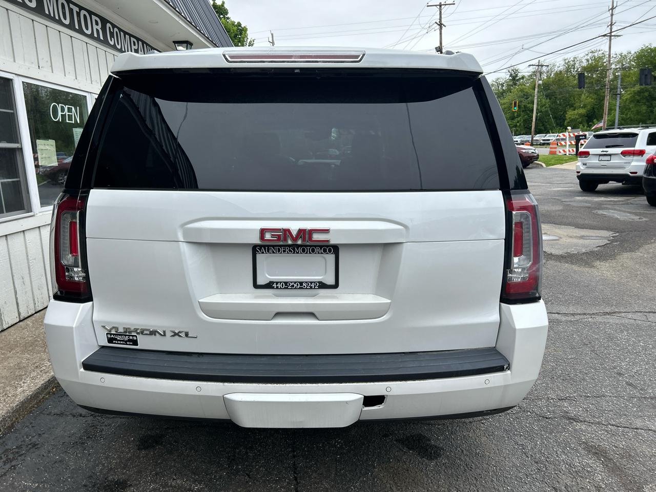 GMC Yukon XL SLT 4WD 2017