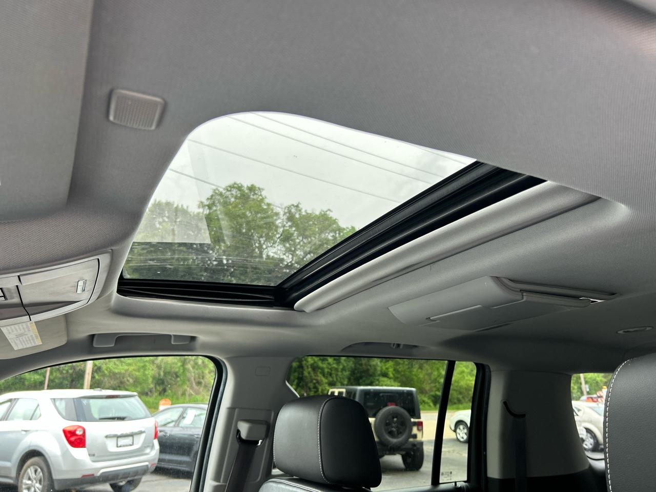 GMC Yukon XL SLT 4WD 2017