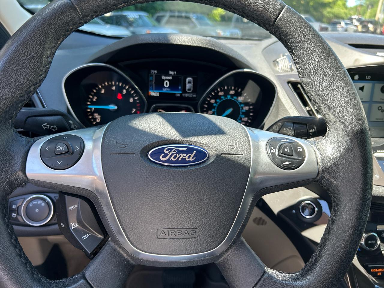 Ford Escape Titanium 4WD 2016