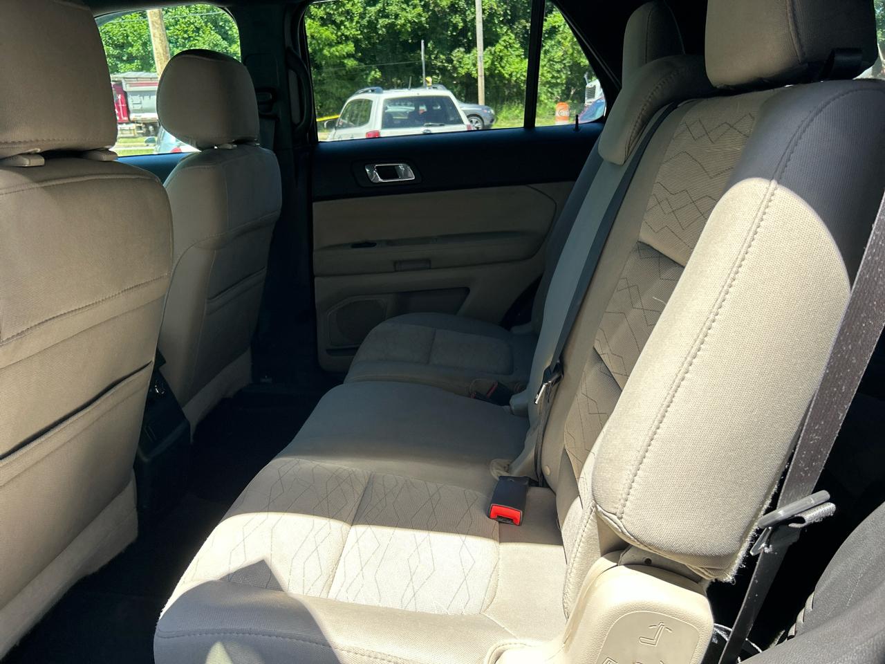 Ford Explorer Base 4WD 2015