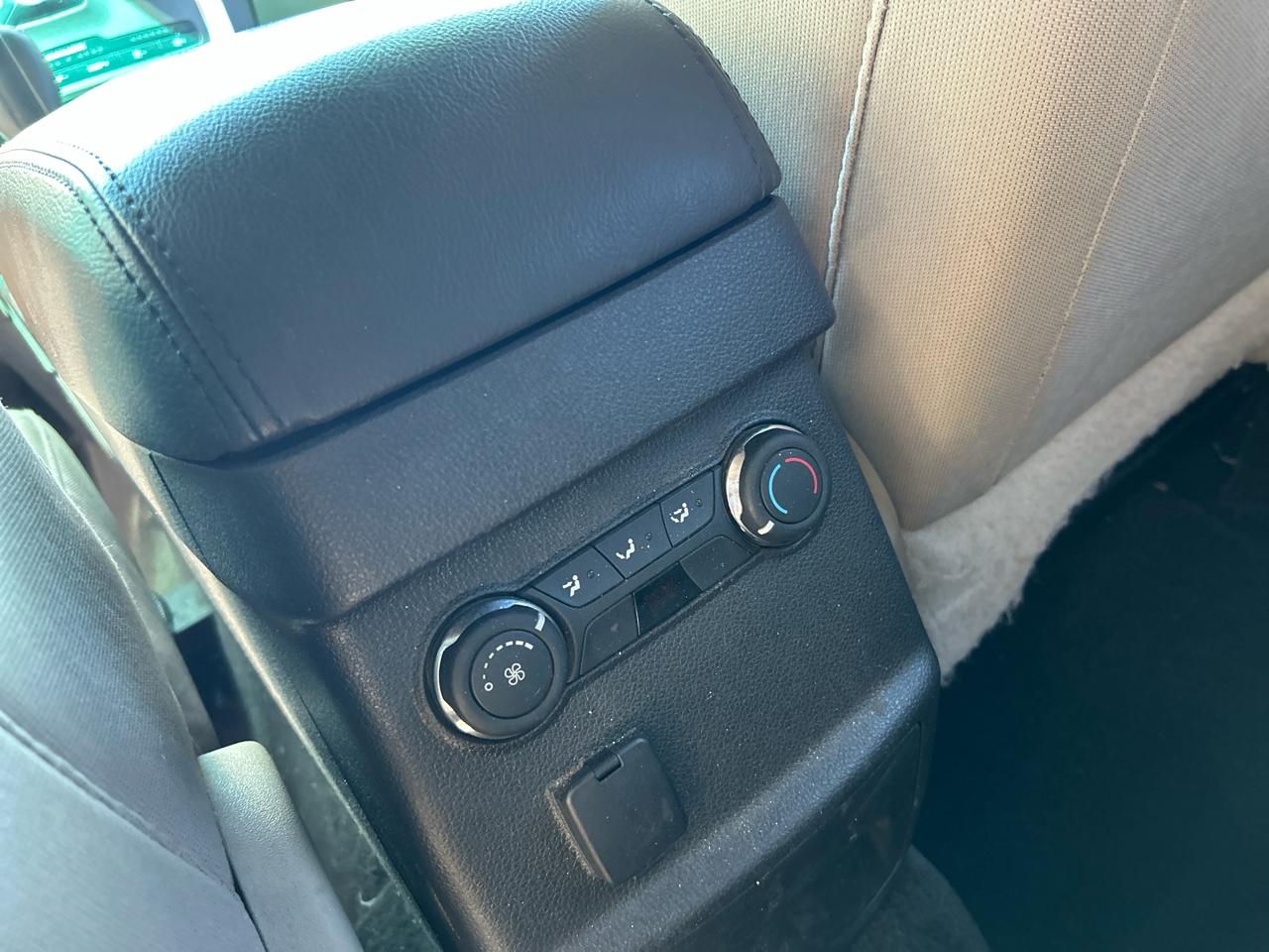 Ford Explorer Base 4WD 2015