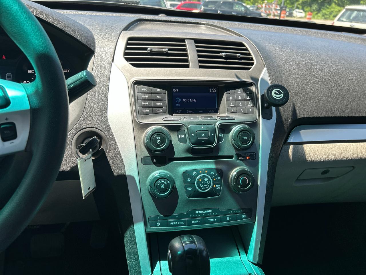 Ford Explorer Base 4WD 2015