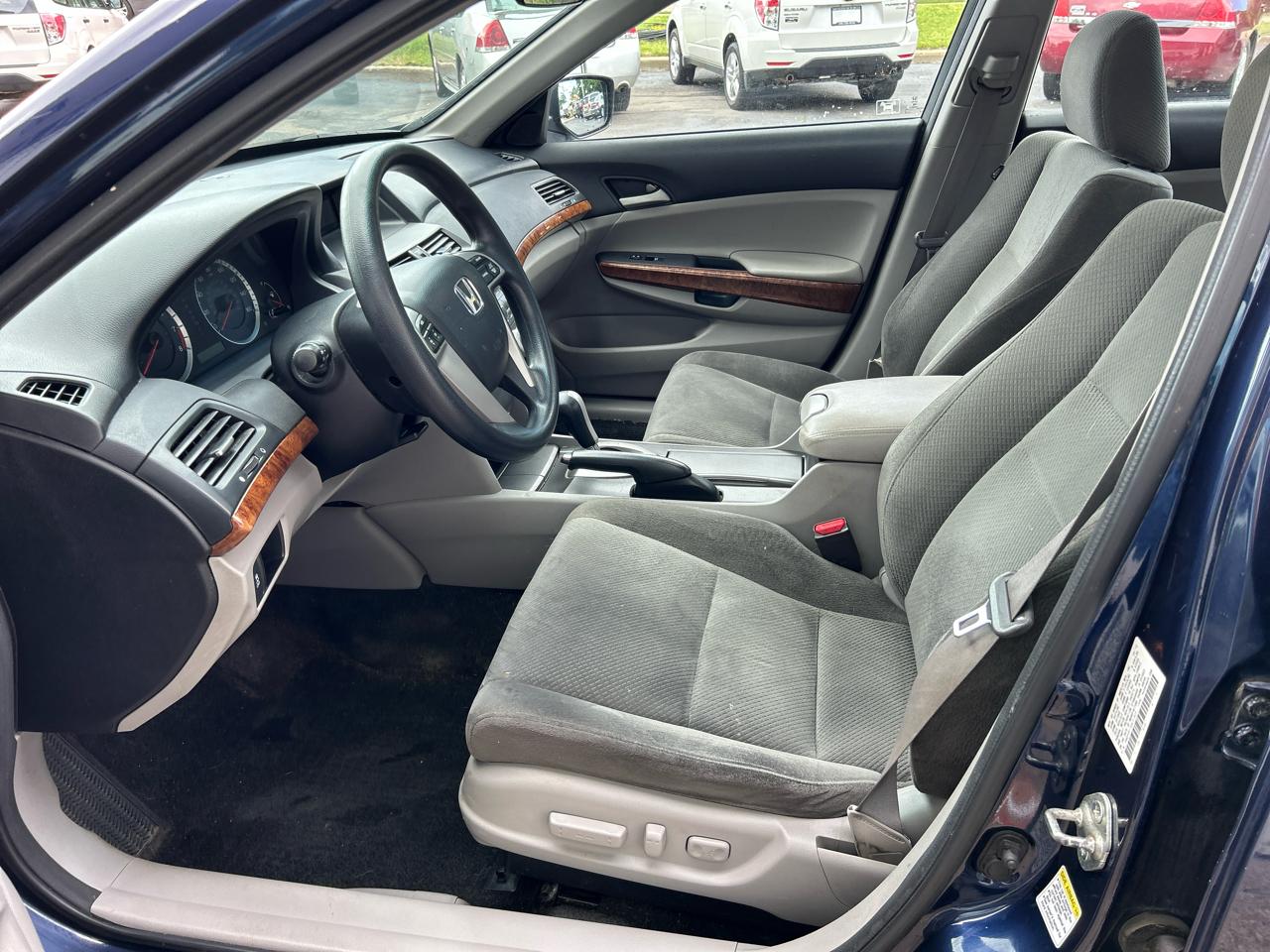 Honda Accord EX Sedan AT 2012