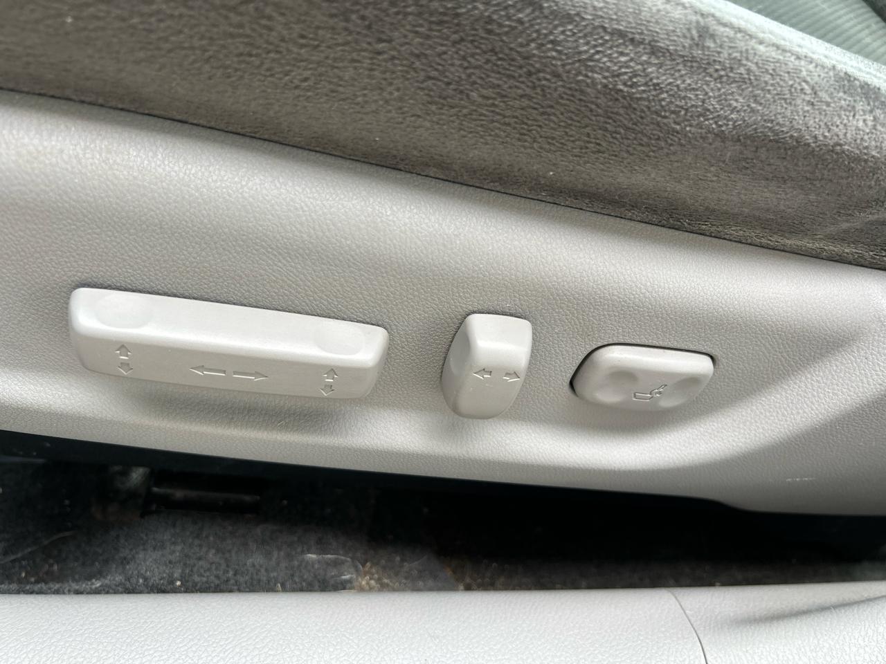 Honda Accord EX Sedan AT 2012