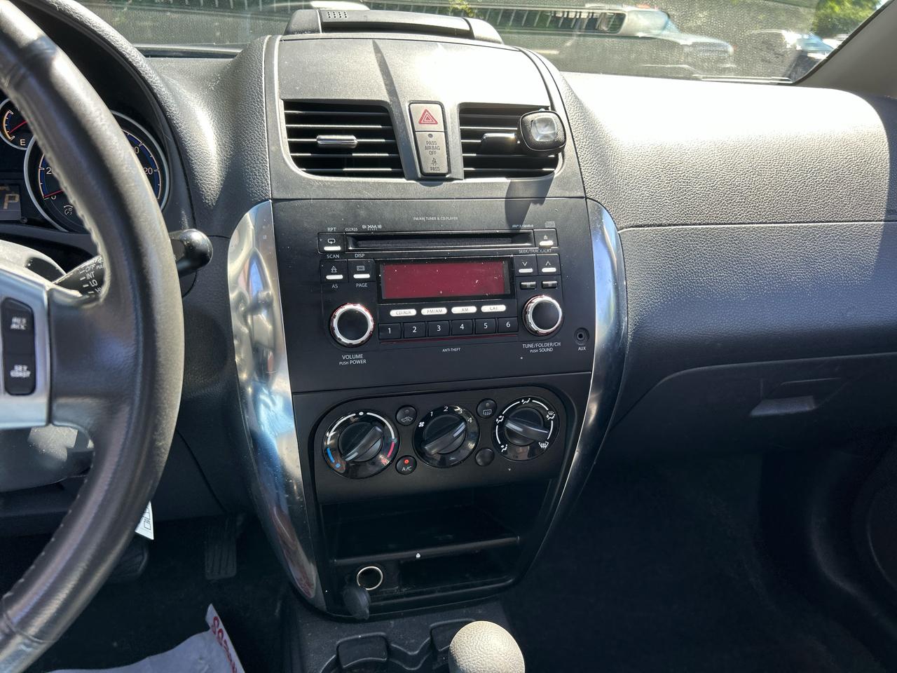 Suzuki SX4 Crossover Base AWD 2011