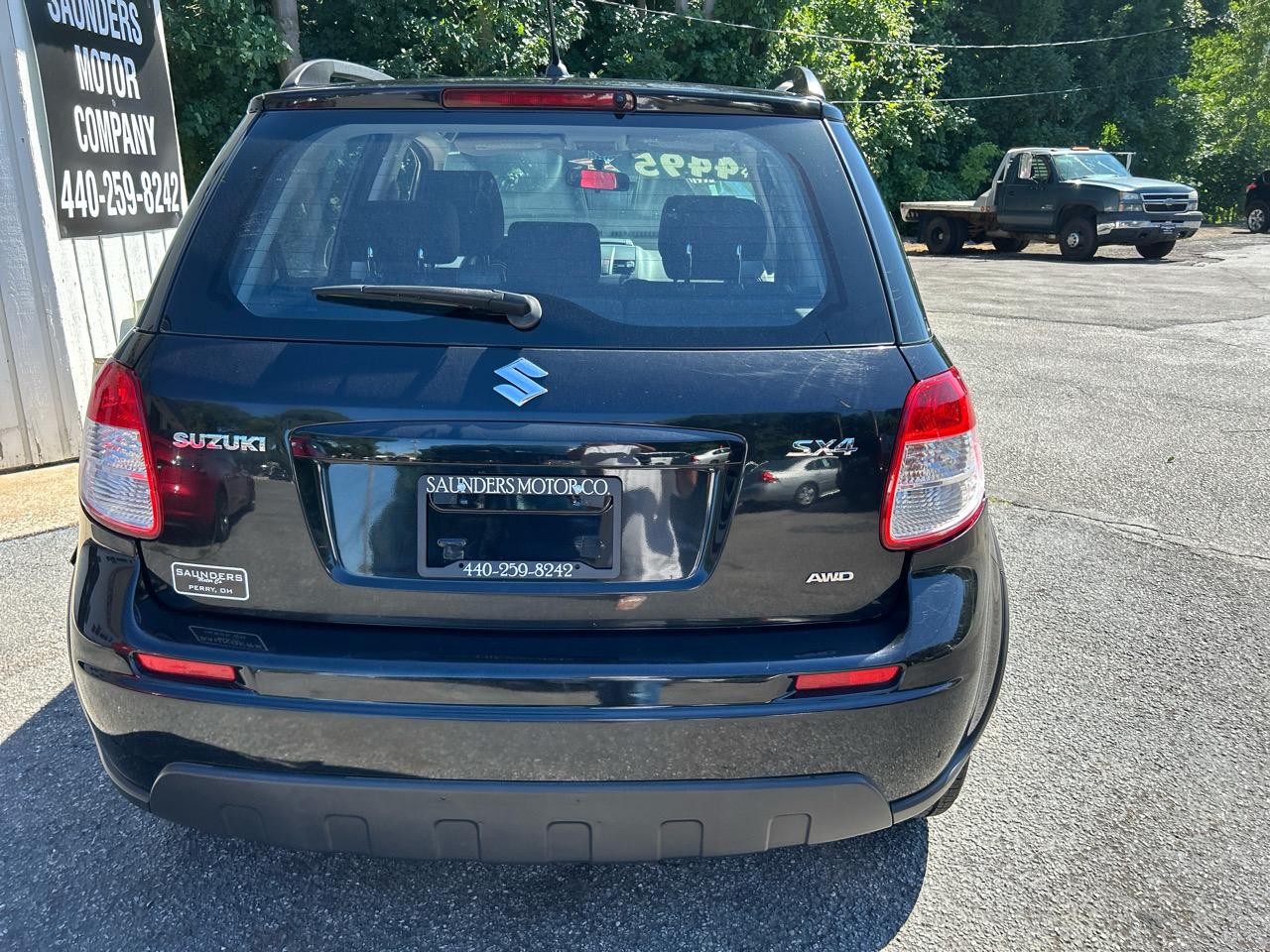 Suzuki SX4 Crossover Base AWD 2011