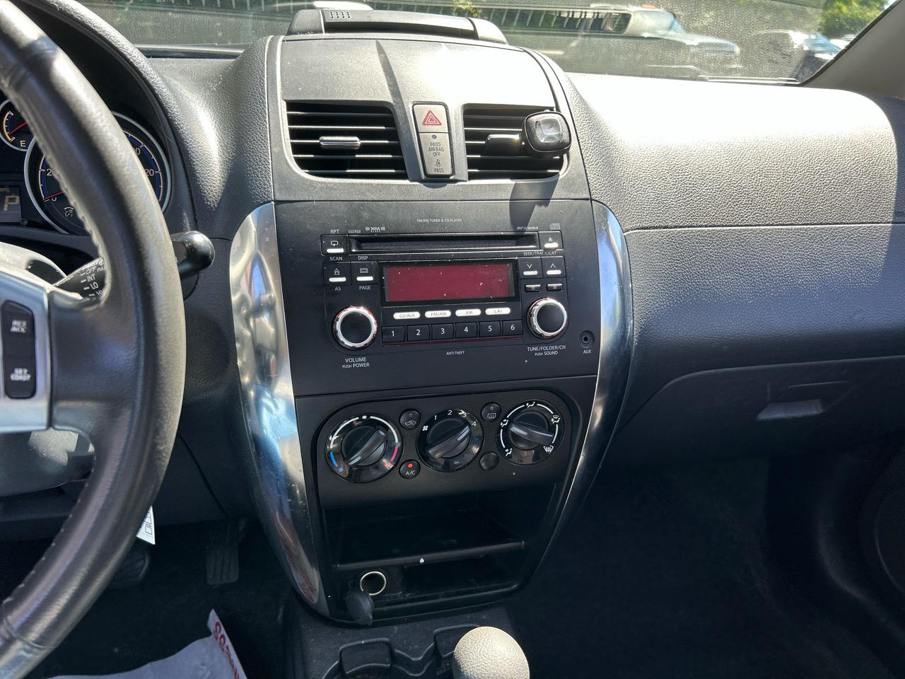 Suzuki SX4 Crossover Base AWD 2011
