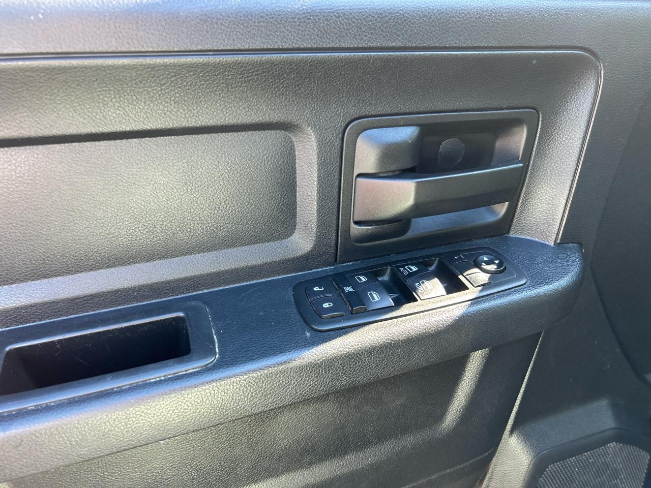 RAM 1500 Tradesman Quad Cab 4WD 2014