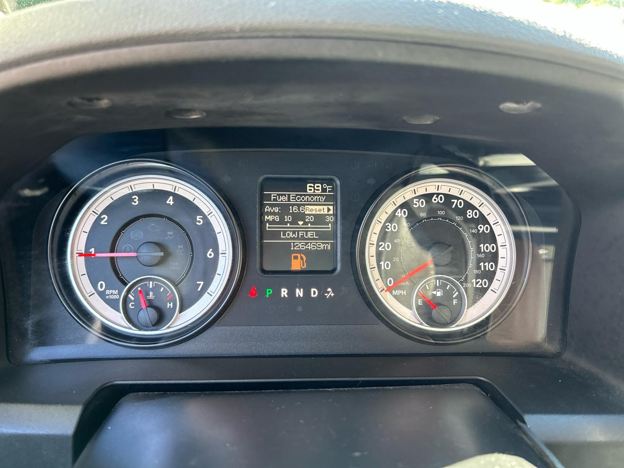 RAM 1500 Tradesman Quad Cab 4WD 2014