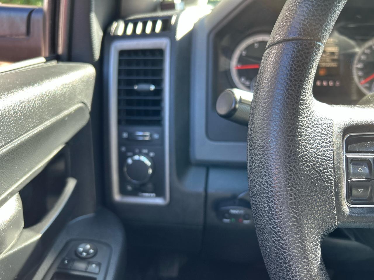 RAM 1500 Tradesman Quad Cab 4WD 2014