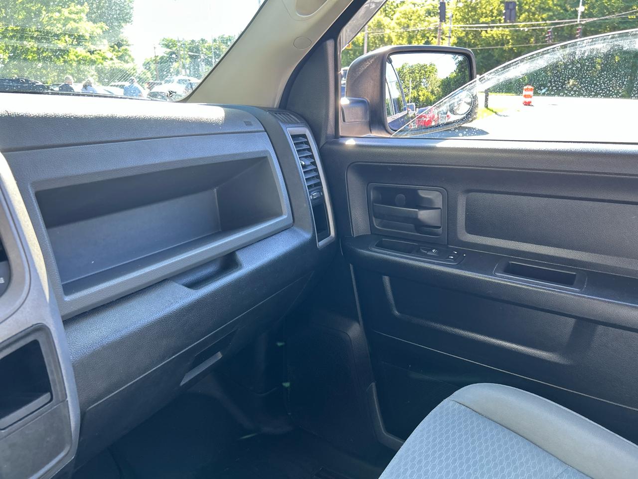 RAM 1500 Tradesman Quad Cab 4WD 2014