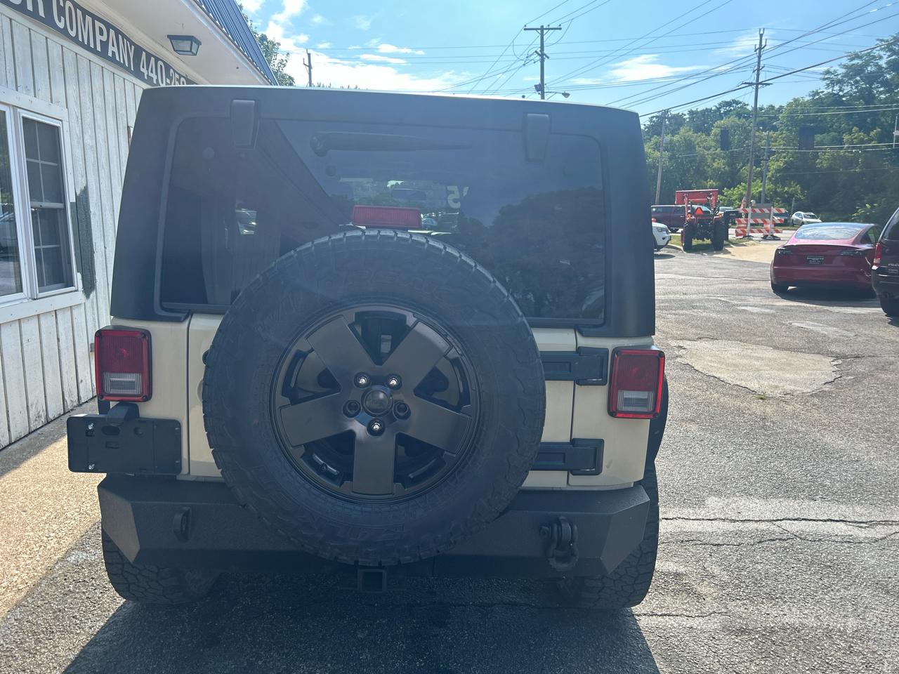 Jeep Wrangler Unlimited Sport 4WD 2011
