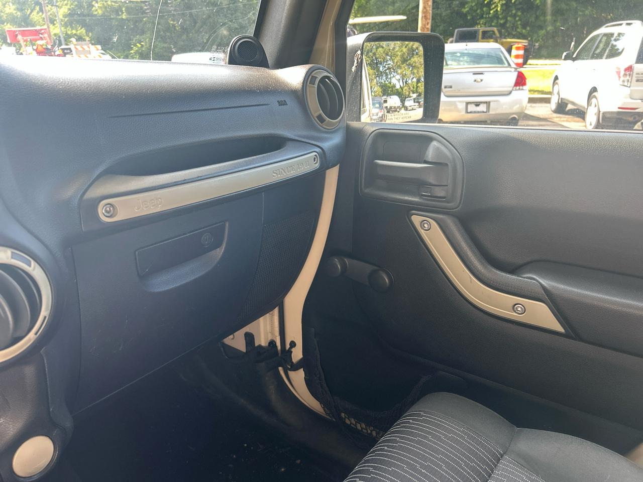 Jeep Wrangler Unlimited Sport 4WD 2011