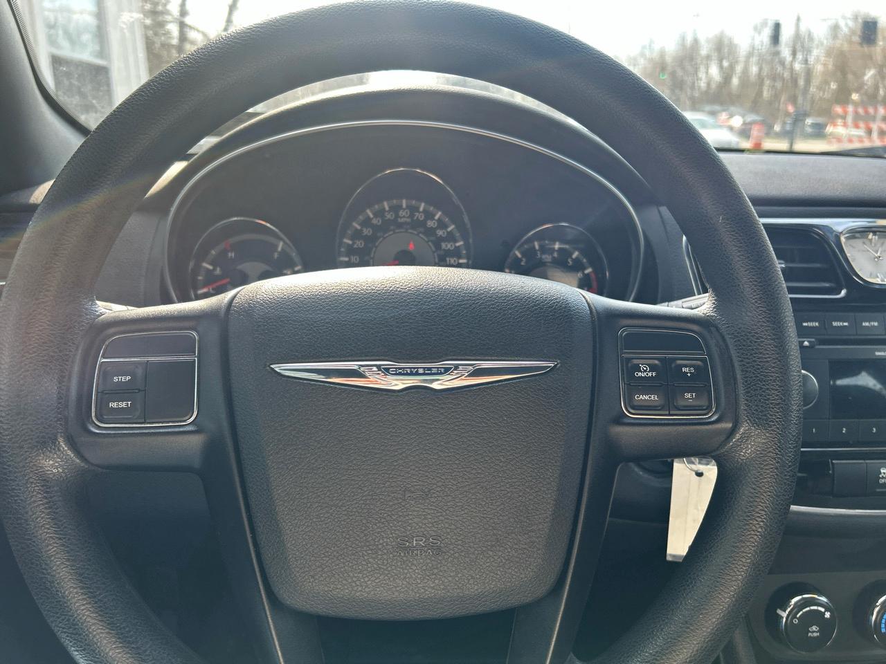 Chrysler 200 LX 2013