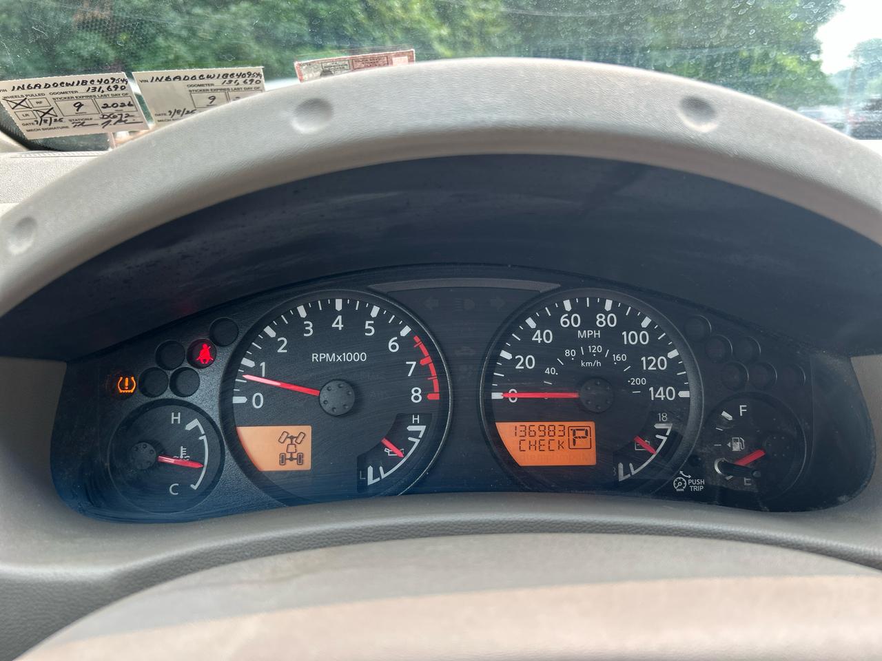 Nissan Frontier SV V6 King Cab 4WD 2011