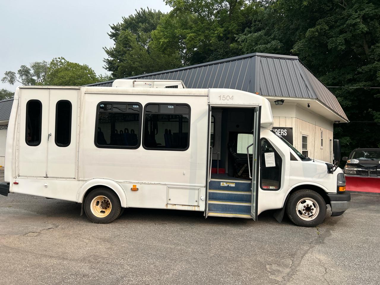 Chevrolet Express G4500 159" 2015
