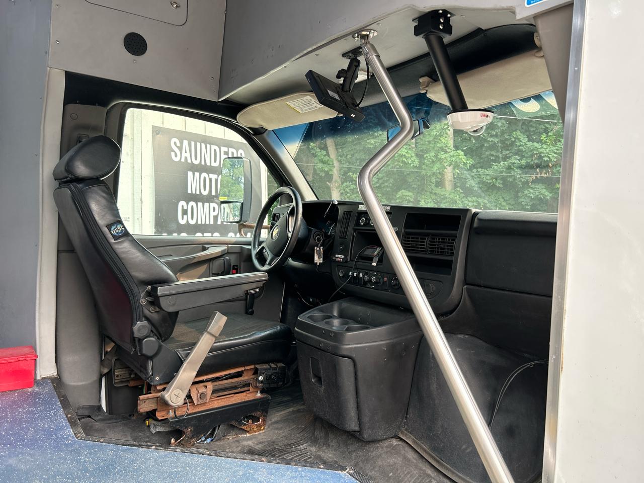 Chevrolet Express G4500 159" 2015