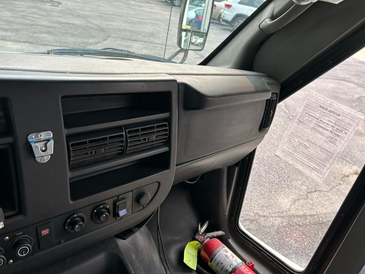 Chevrolet Express G4500 159" 2015