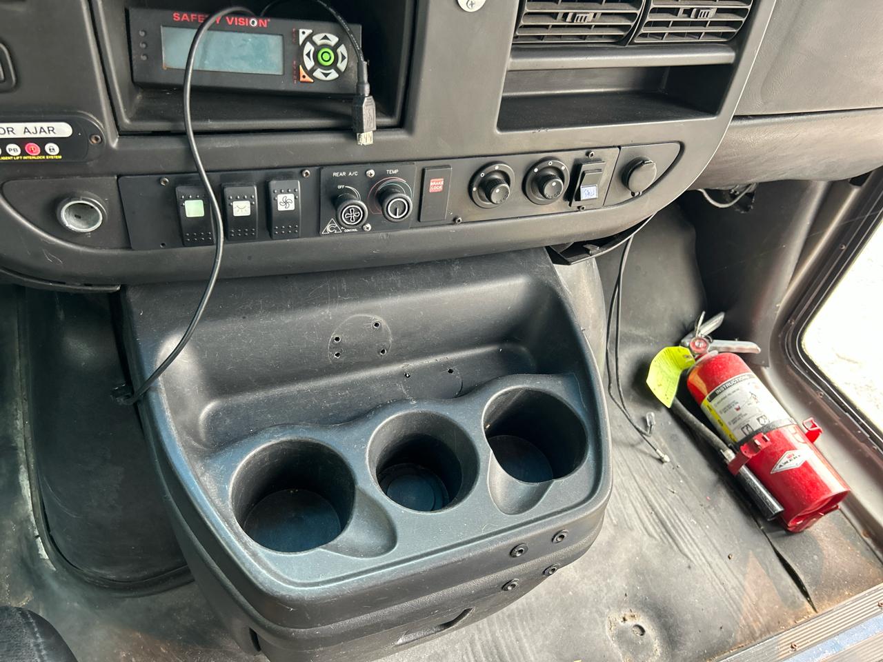 Chevrolet Express G4500 159" 2015