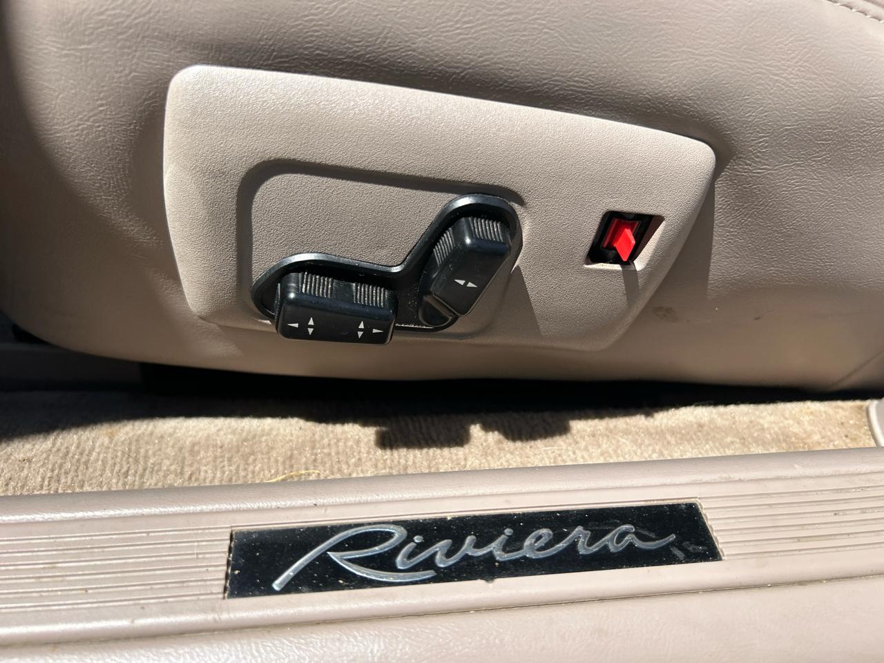 Buick Riviera Coupe 1995