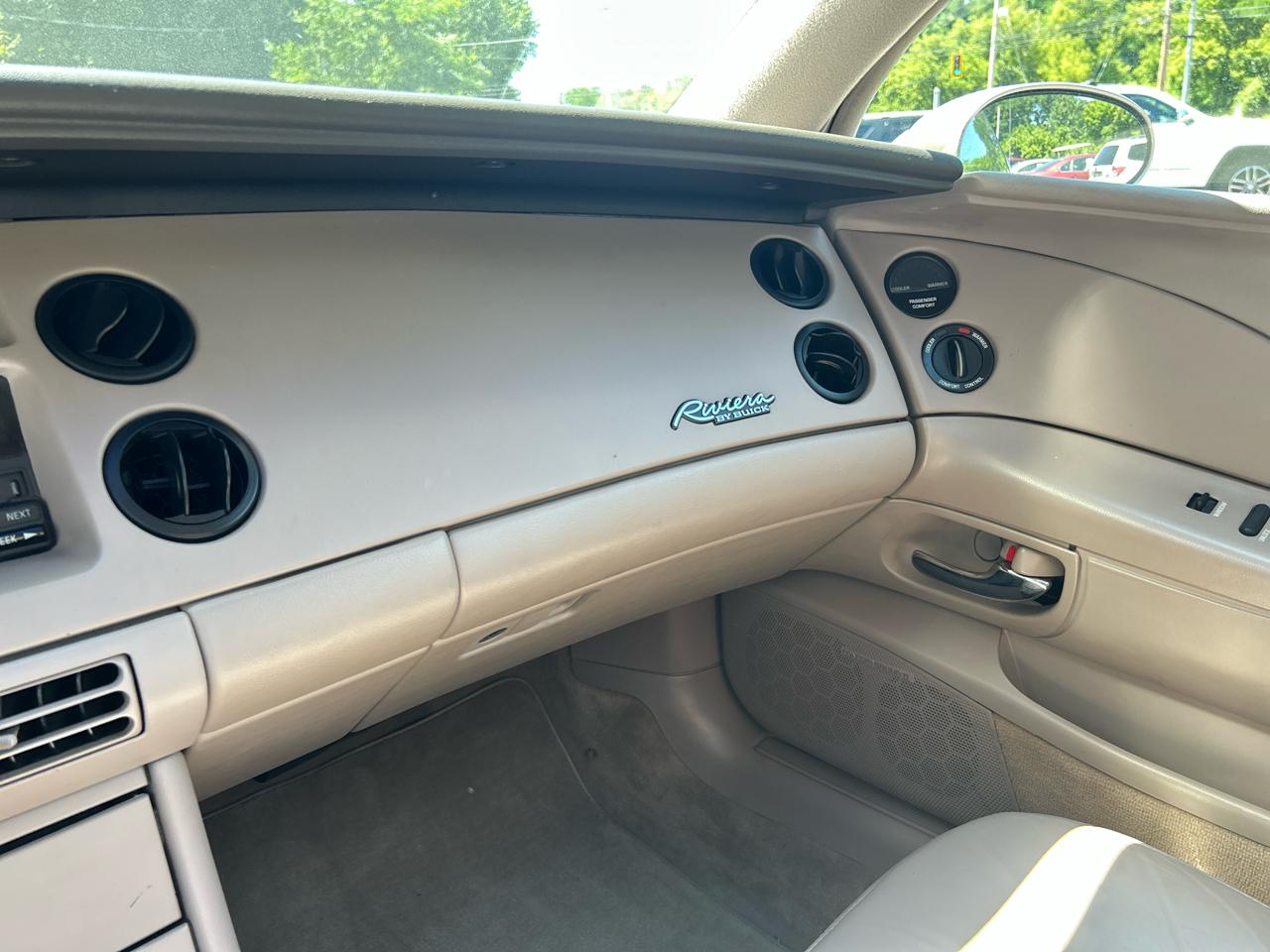 Buick Riviera Coupe 1995