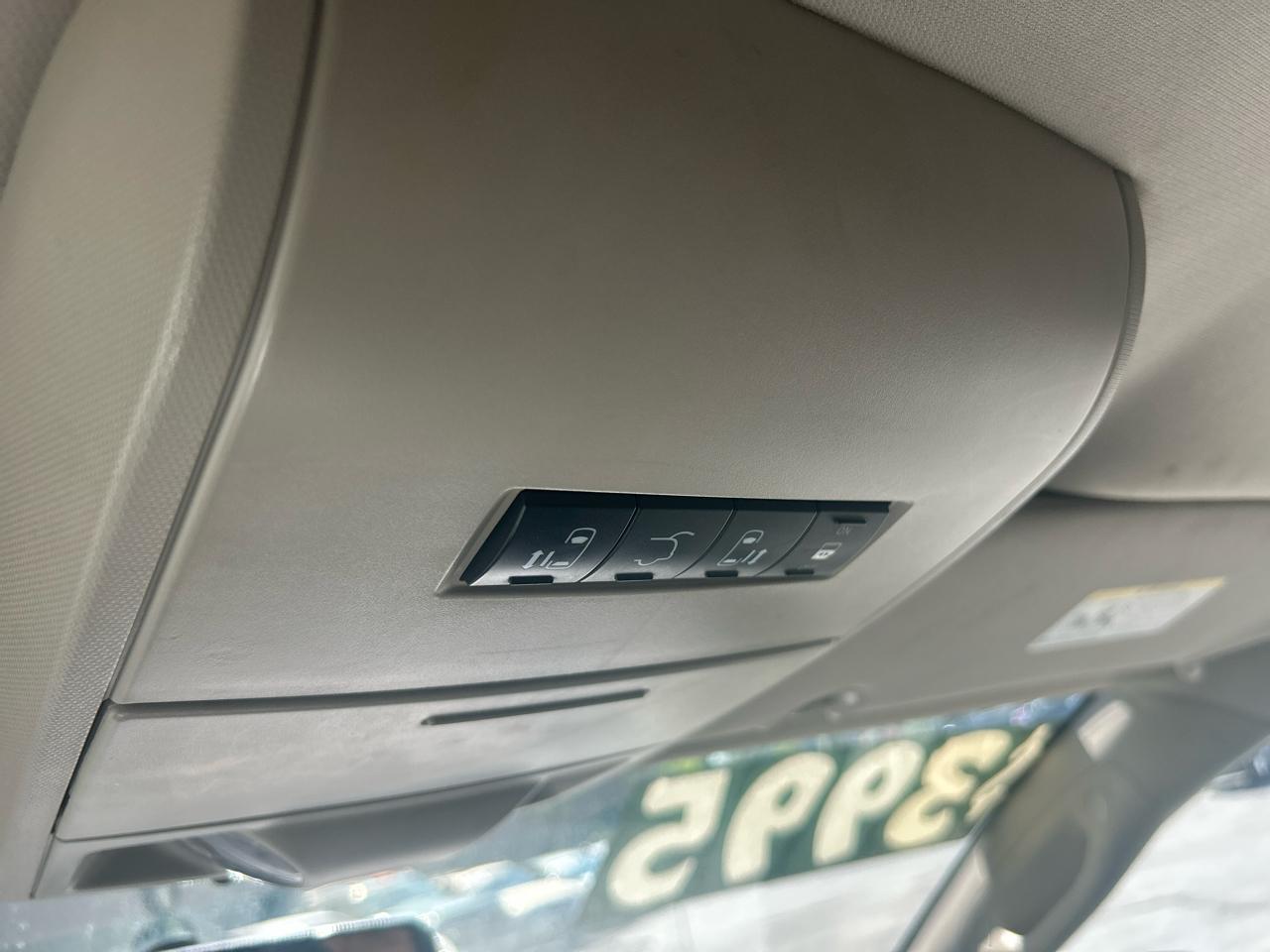 Dodge Grand Caravan SXT 2012
